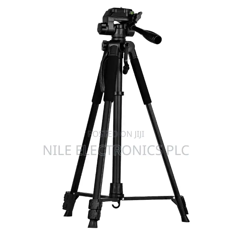 Cegor F-360t Tripod With a 3-Way Fluid Effect Head in Black