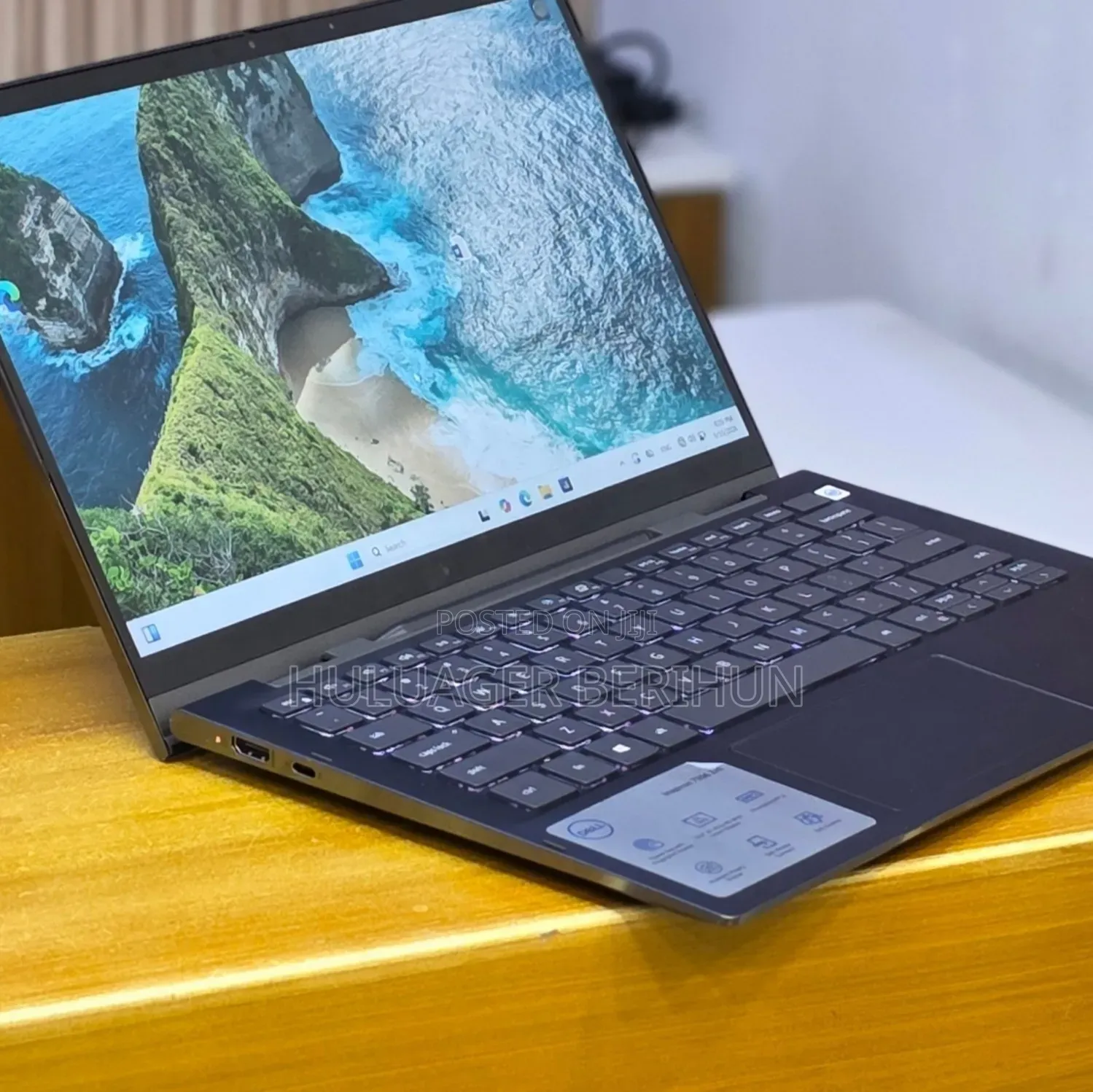 New Laptop Dell Inspiron 7706 16GB Intel Core i7 SSD 512GB