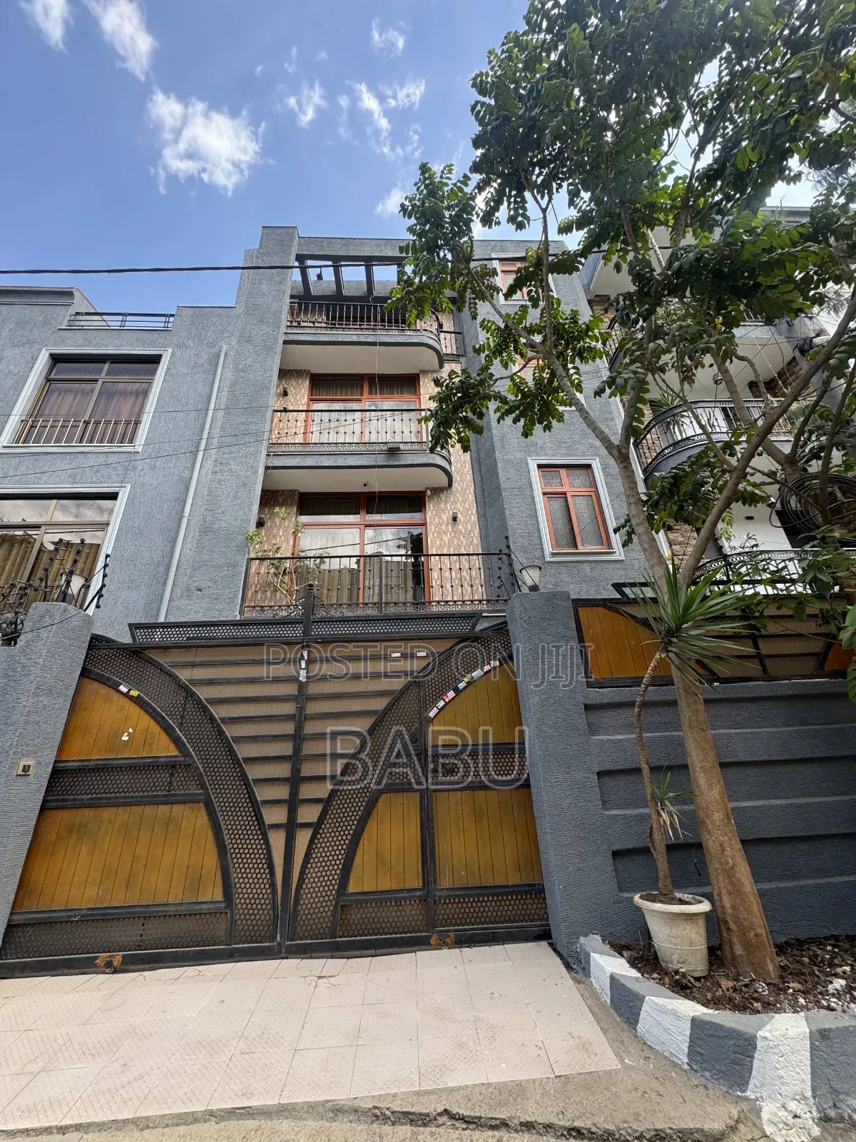 Furnished 5bdrm House in Bole for sale