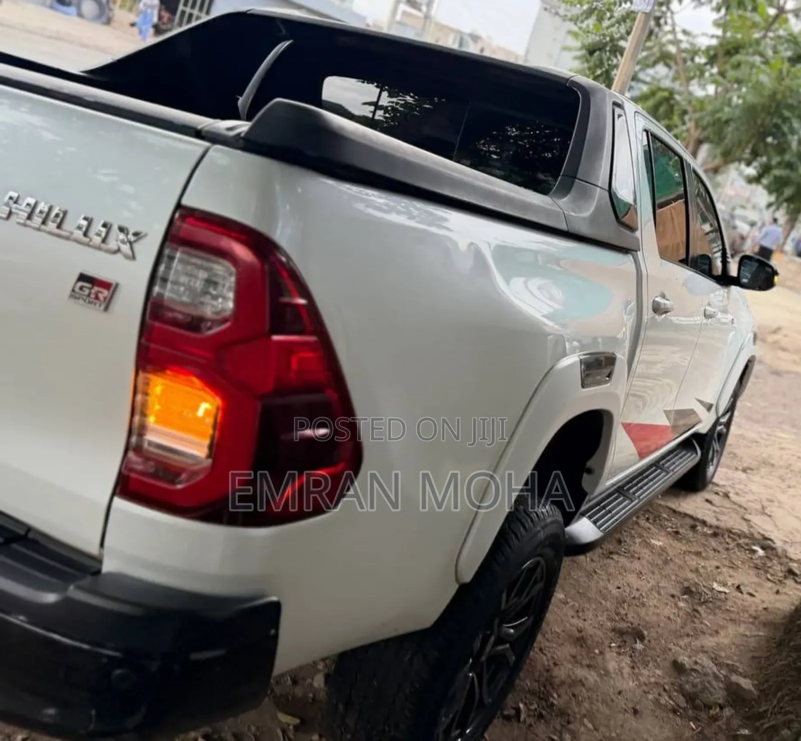 Toyota Hilux 2023 White