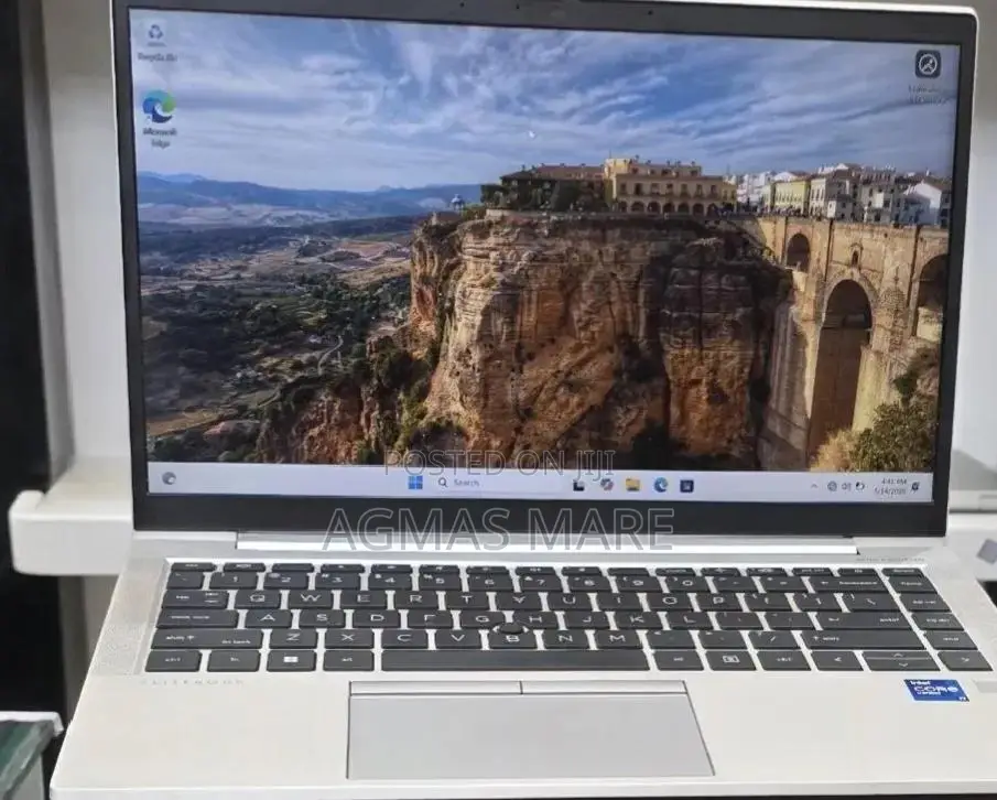 New Laptop HP EliteBook 840 G8 16GB Intel Core i7 SSD 512GB