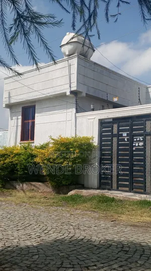 Furnished 5bdrm House in ዱከም ከተማ, Oromia-Finfinne for sale