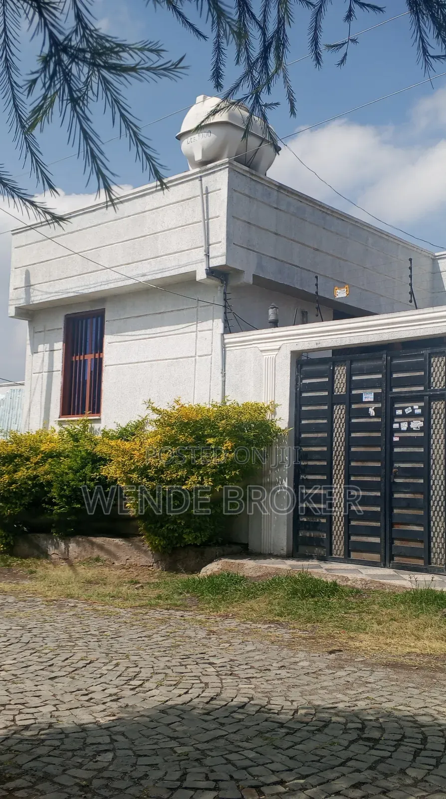 Furnished 5bdrm House in ዱከም ከተማ, Oromia-Finfinne for sale