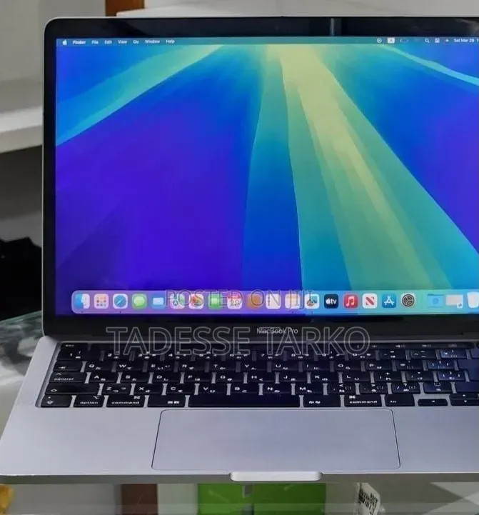 New Laptop Apple MacBook Pro 2020 8GB Intel Core i5 SSD 512GB