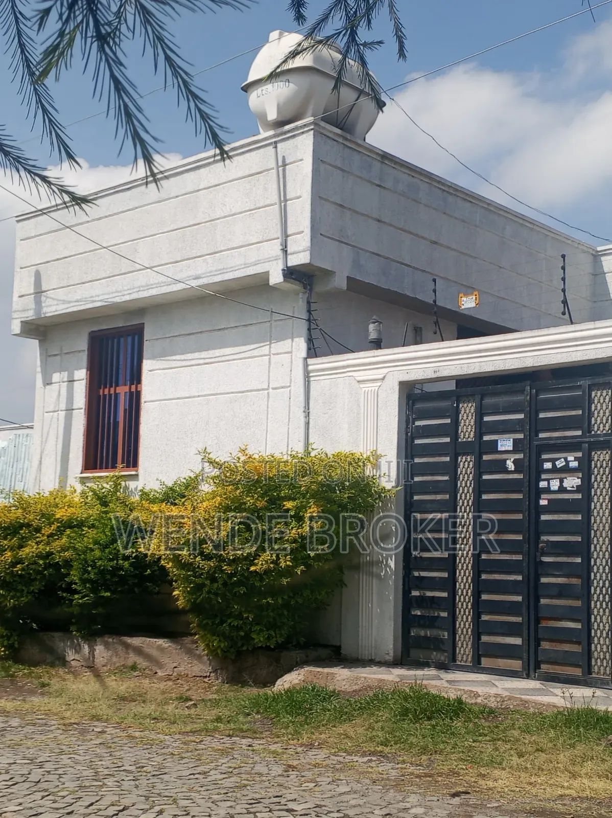 Furnished 5bdrm House in ዱከም ከተማ, Oromia-Finfinne for sale