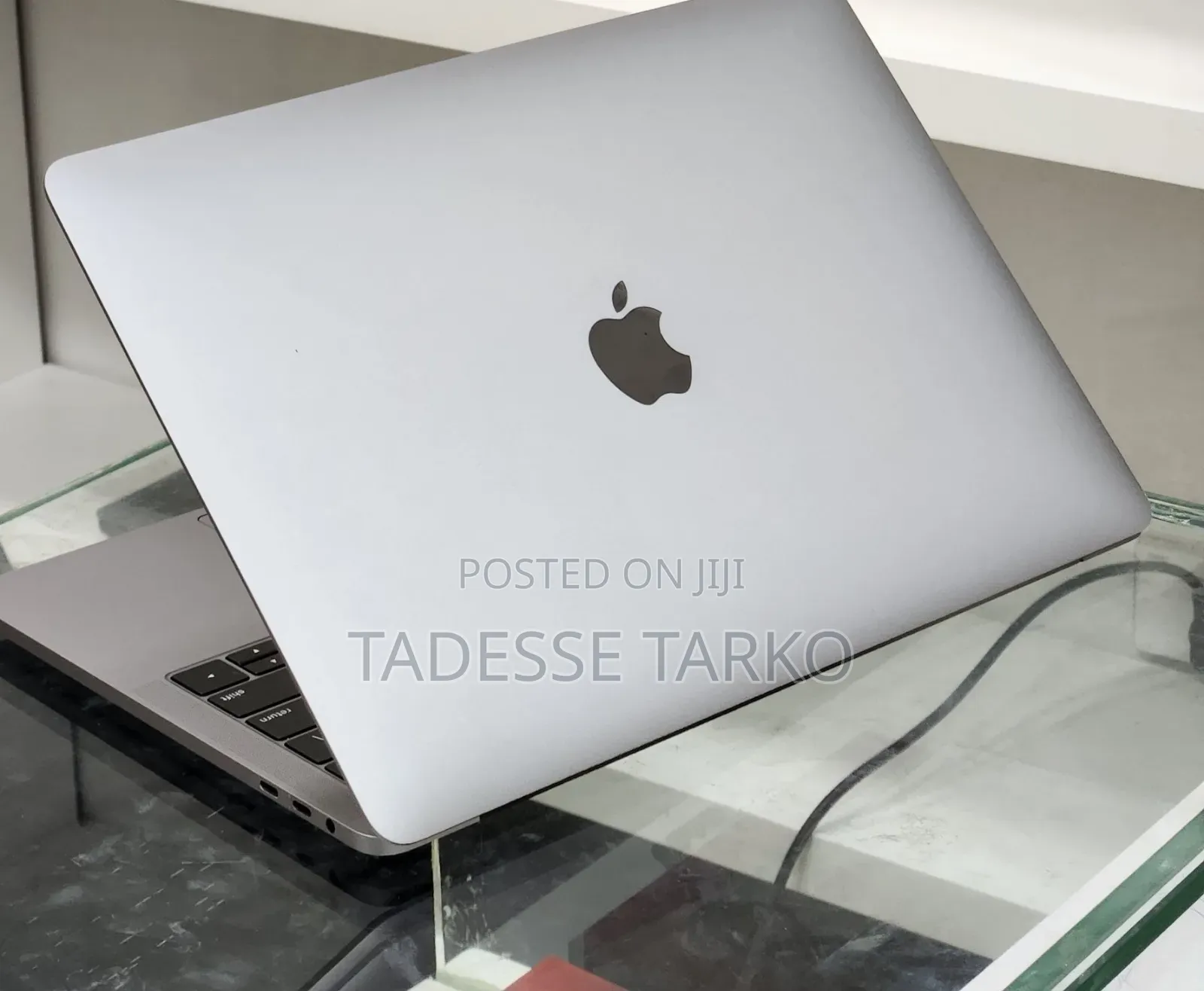 New Laptop Apple MacBook Pro 2017 16GB Intel Core i7 SSD 256GB