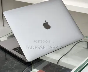 New Laptop Apple MacBook Pro 2017 16GB Intel Core i7 SSD 256GB