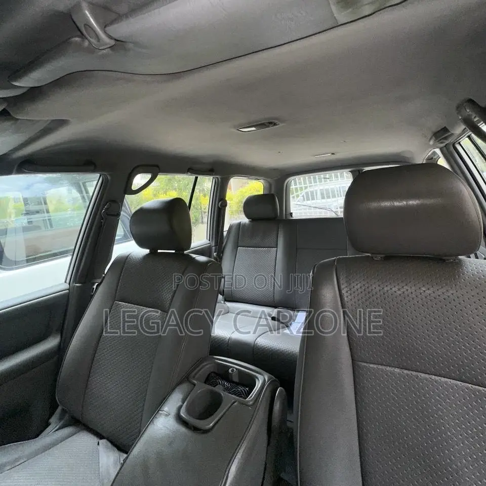 Toyota Land Cruiser 2006 White