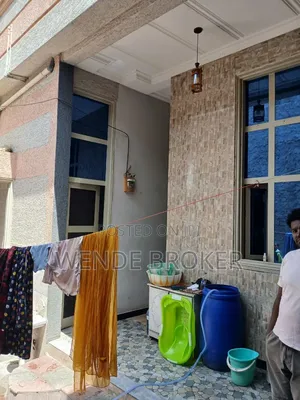 Furnished 5bdrm House in ዱከም ከተማ, Oromia-Finfinne for sale