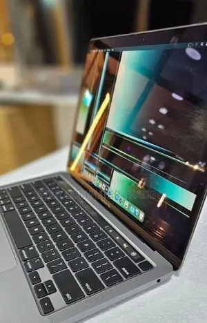 New Laptop Apple MacBook Pro 2022 M2 8GB Apple M2 SSD 256GB