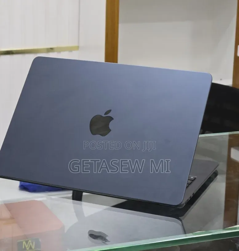 New Laptop Apple MacBook Pro 2024 M4 16GB Apple M4 SSD 256GB