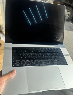 New Laptop Apple MacBook 32GB SSD 1T