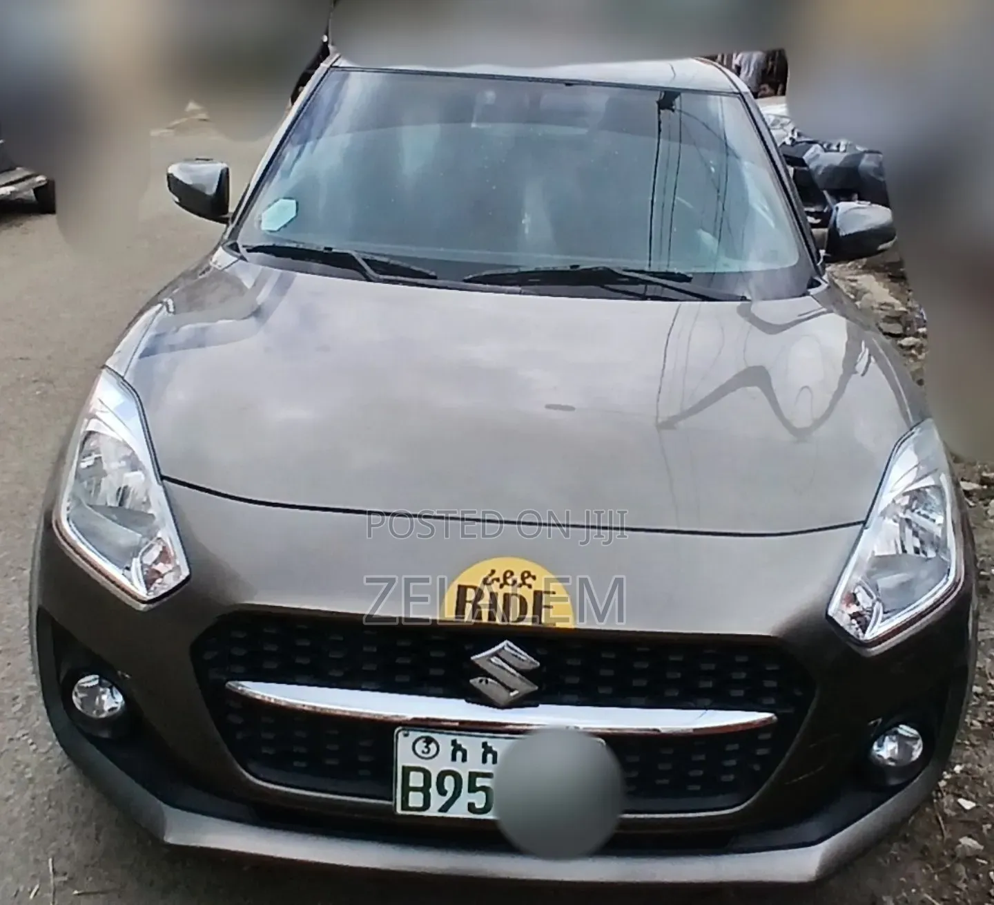 Suzuki Swift 2022 Brown