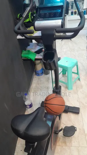 ማብራት የለም ብሎ ማሳበብ ቀረ Adidas ብራንድ