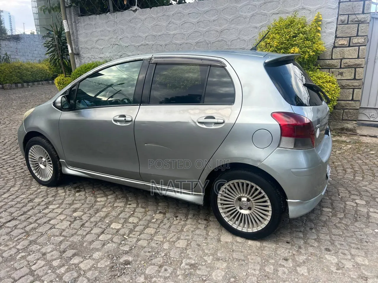 Toyota Yaris 2010 Gray
