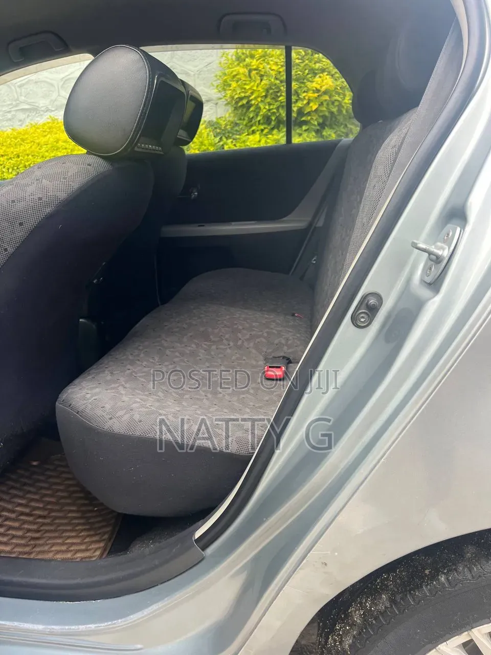 Toyota Yaris 2010 Gray