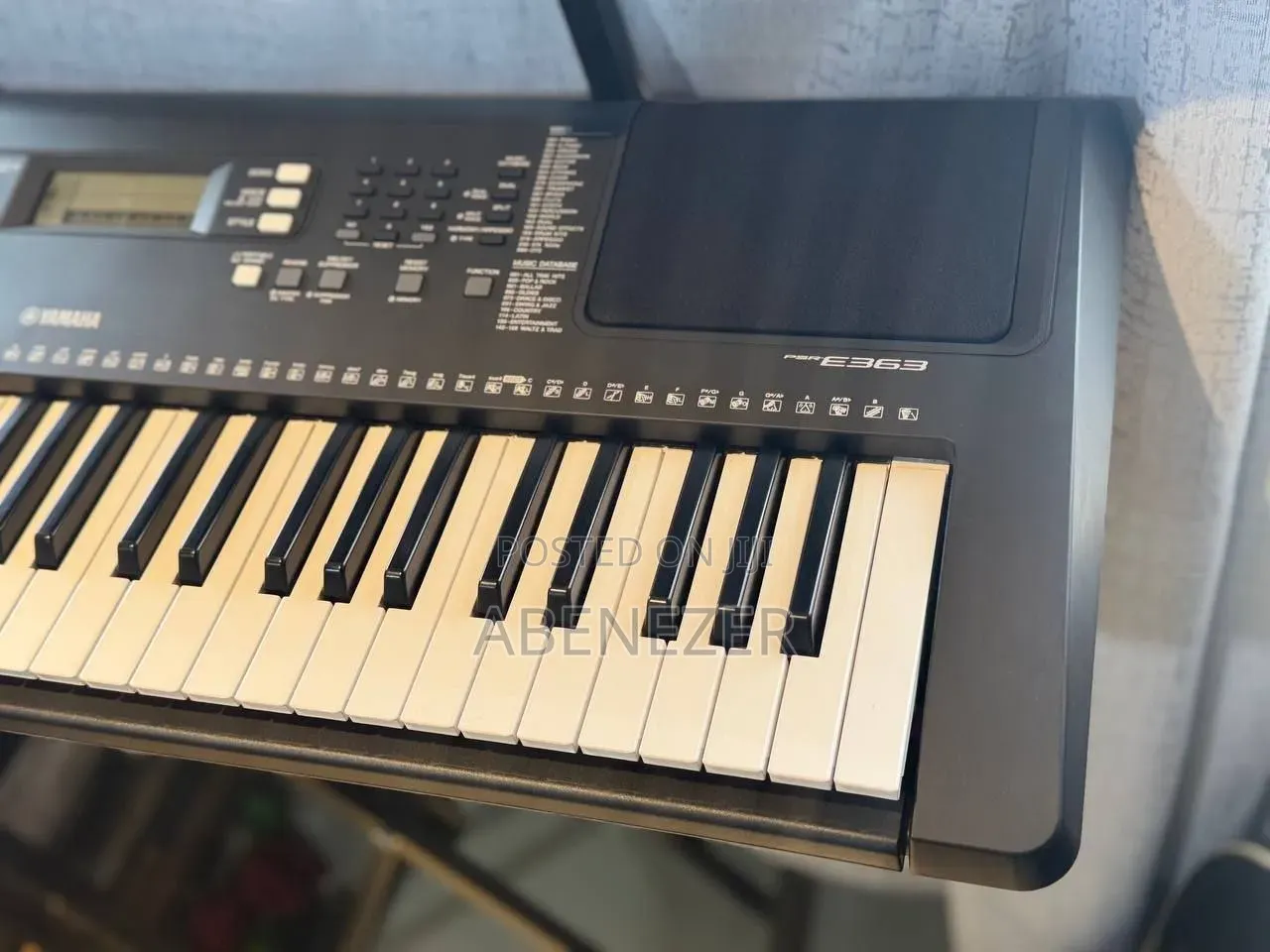 Yamaha PSR E363 Keyboard Piano