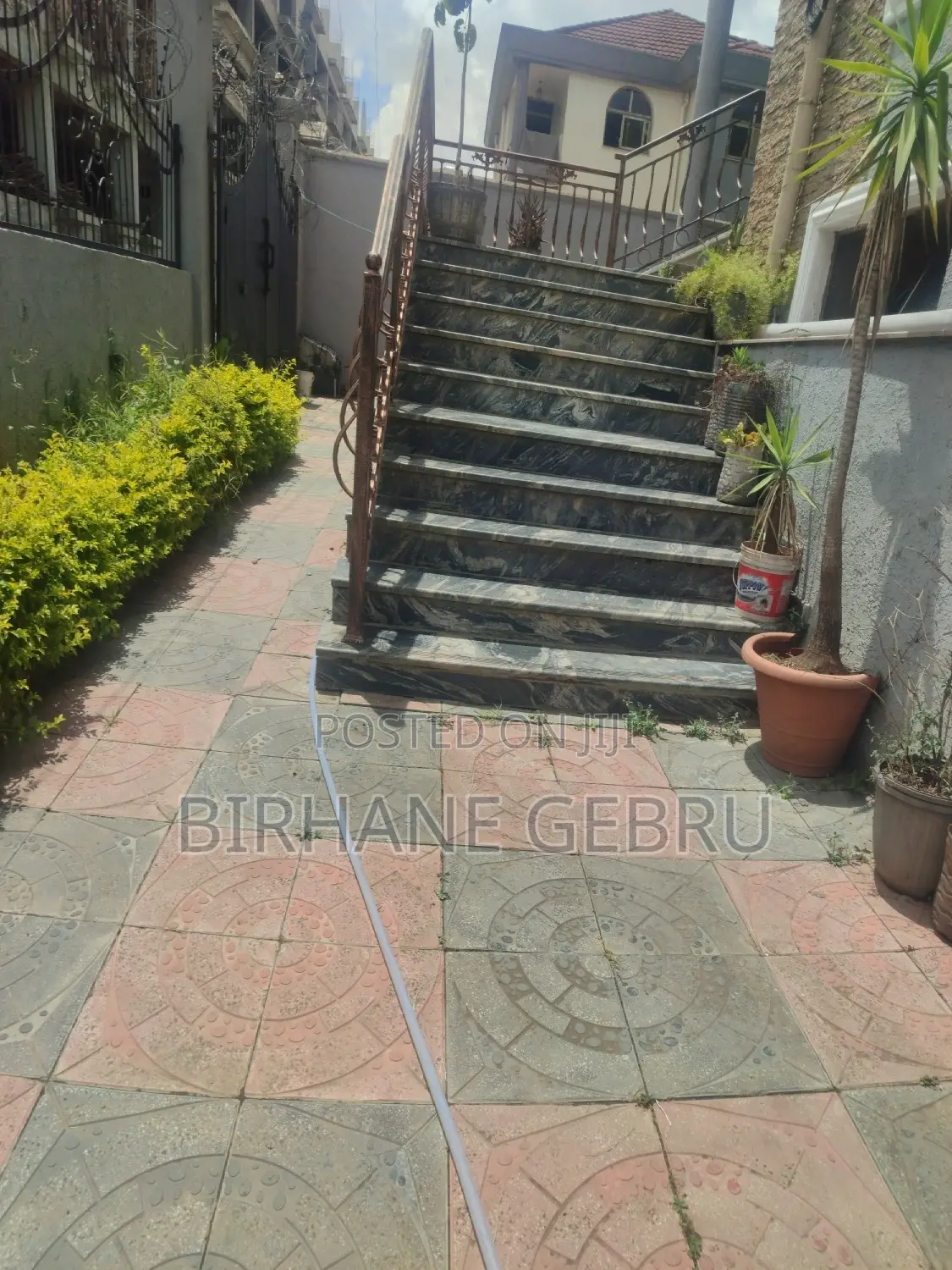 Furnished 7bdrm House in G+2 House, Bole for rent