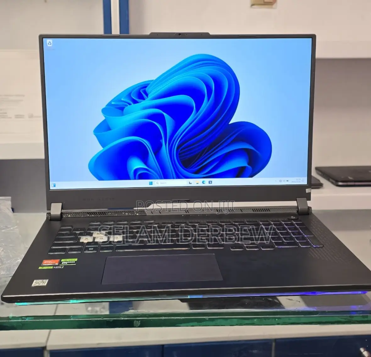 New Laptop Asus ROG Strix G17 16GB AMD Ryzen 9 SSD 1T
