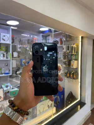 New Apple iPhone 12 64 GB Black