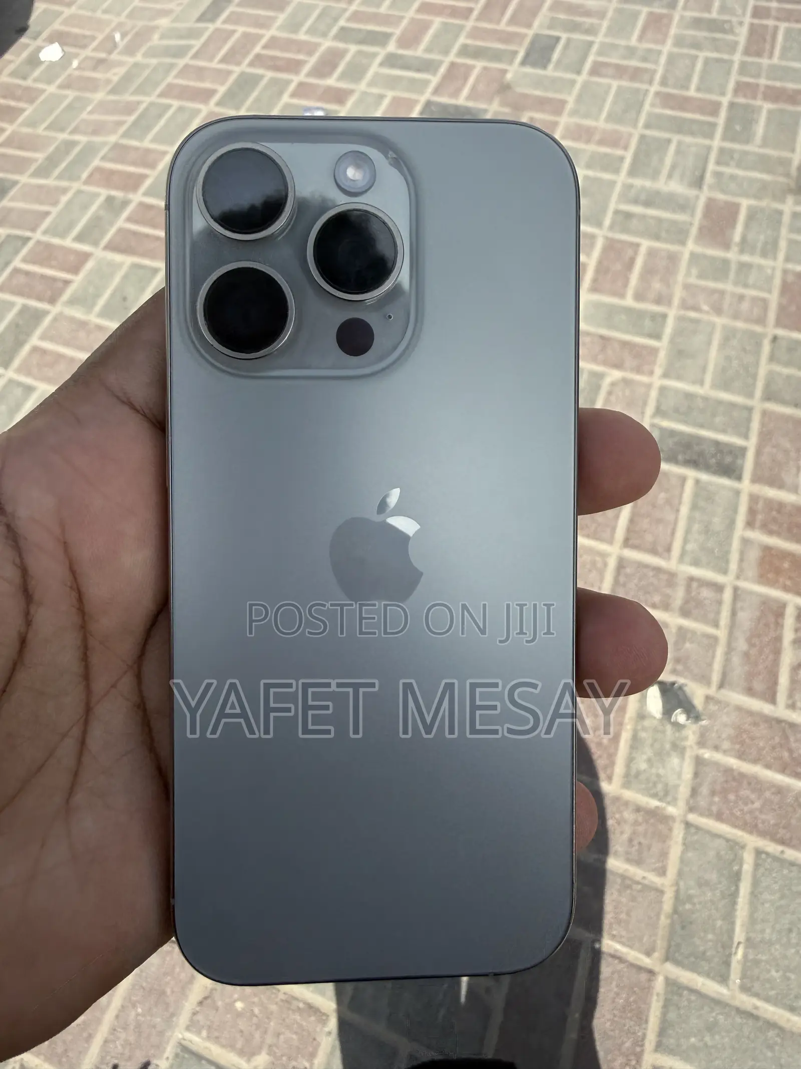 Apple iPhone 16 Pro 1 TB Gray