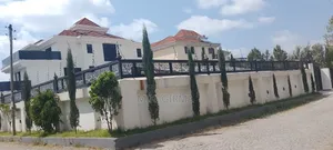20bdrm Townhouse/Terrace in ሰሚት ፊጋ, Bole for sale
