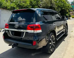 Toyota Land Cruiser 2012