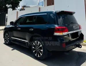 Toyota Land Cruiser 2012