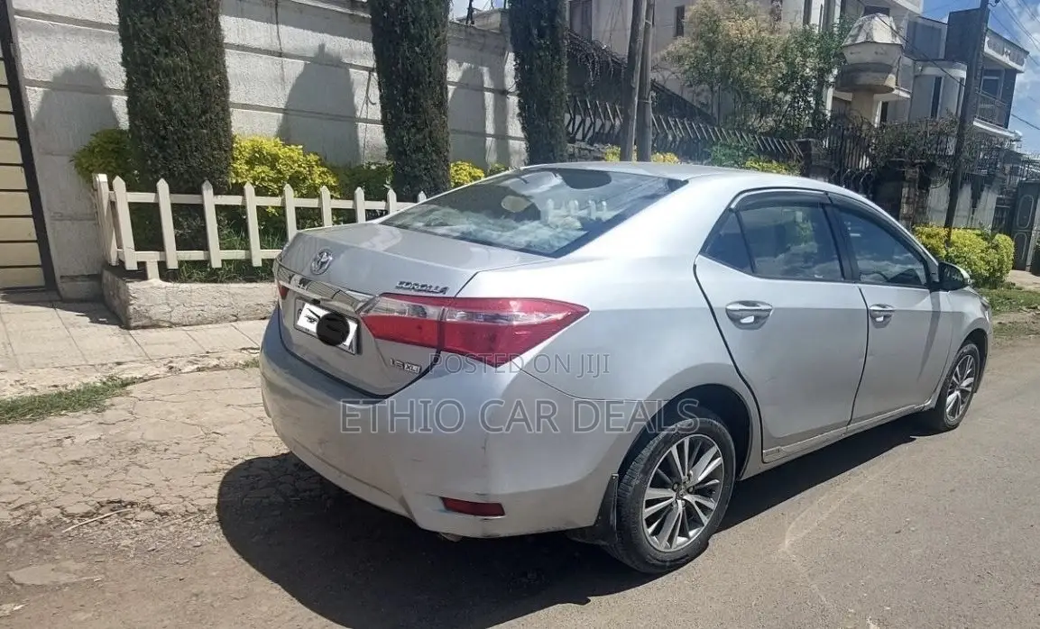 Toyota Corolla 2015 Silver