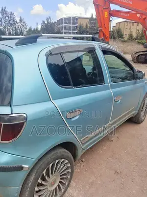 Toyota Vitz 2001 Blue
