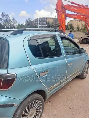 Toyota Vitz 2001 Blue