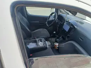 Hyundai H1 2.4 GLS 2011 White