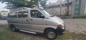 Toyota Grand HiAce 2006 Silver