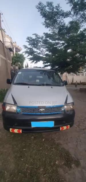 Toyota Grand HiAce 2006 Silver