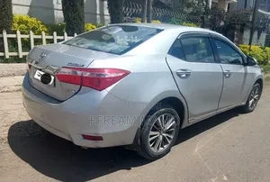 Toyota Corolla 2015
