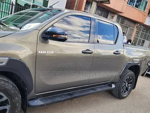 Toyota Hilux 2021 Gray
