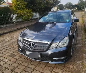 Mercedes-Benz E200 2013 Gray