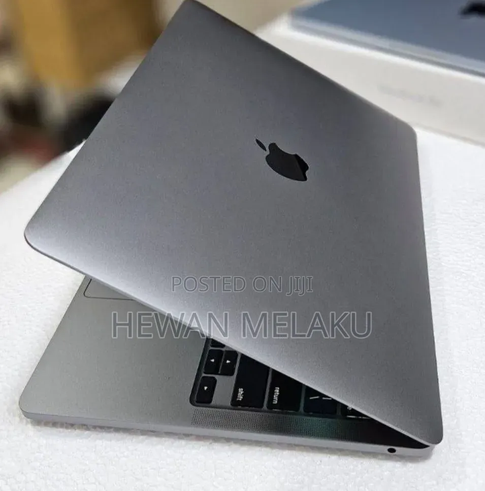 New Laptop Apple MacBook Pro 2022 M2 8GB Apple M2 SSD 256GB