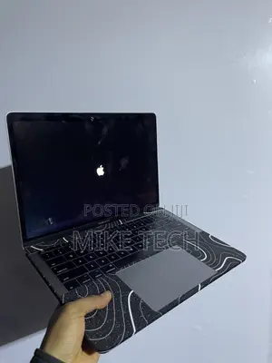 Laptop Apple MacBook Pro 2017 16GB Intel Core i7 SSD 512GB