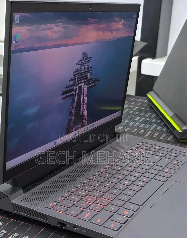 New Laptop Dell G15 5535 16GB Intel Core i7 SSD 1T
