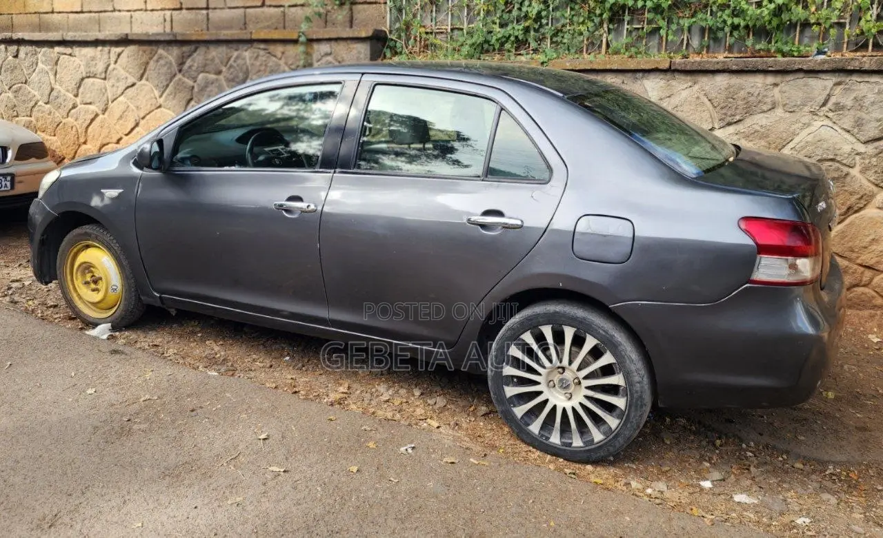 Toyota Belta 2007