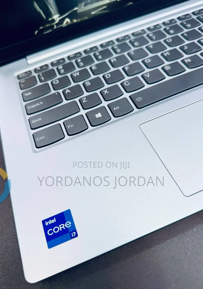 New Laptop Lenovo Ideapad 3 12GB Intel Core i7 SSD 512GB