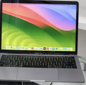 New Laptop Apple MacBook Pro 2019 16GB Intel Core i7 SSD 256GB