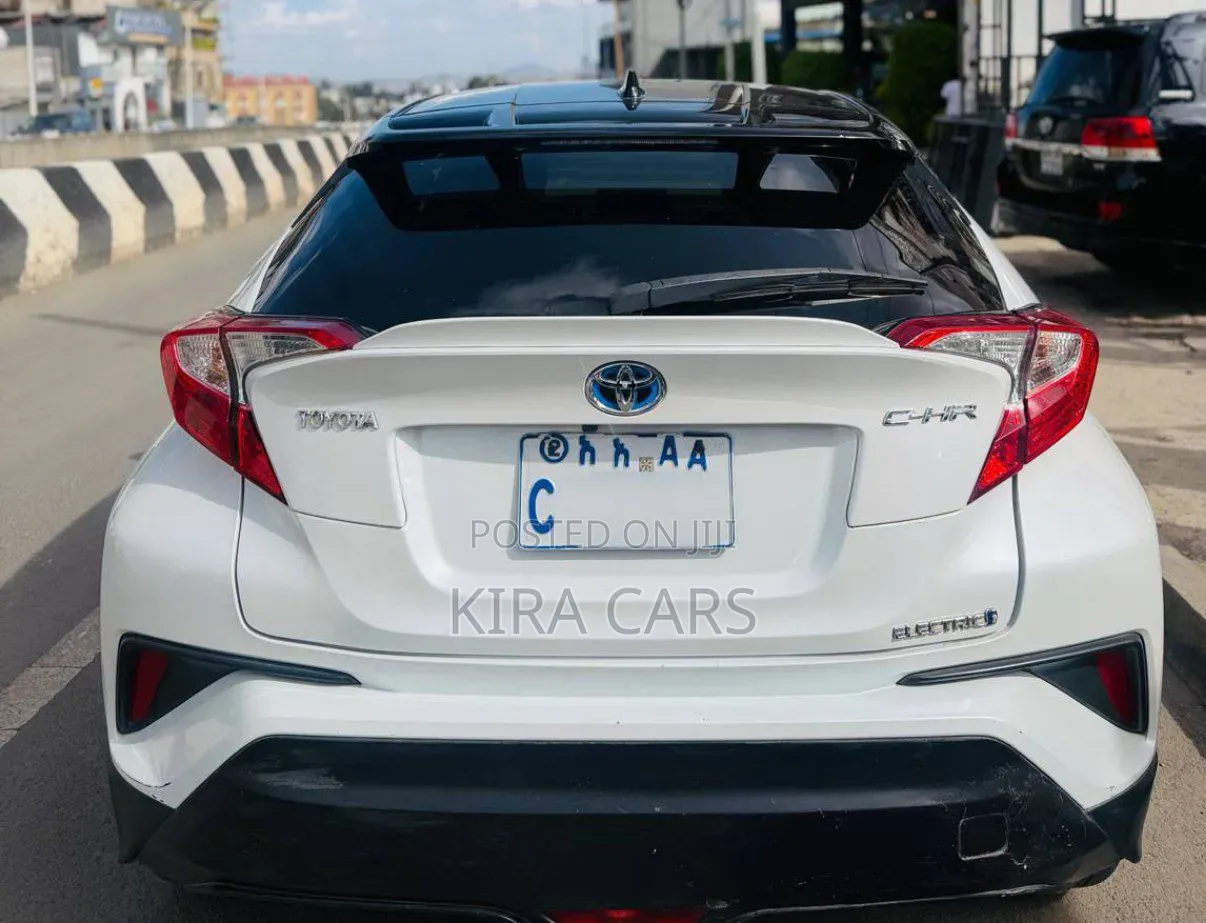 Toyota Corolla Hatchback 2023 White