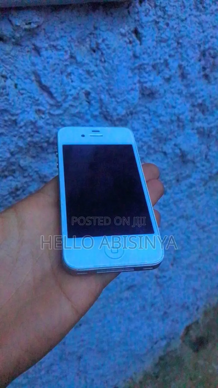 New Apple iPhone 4s 16 GB White