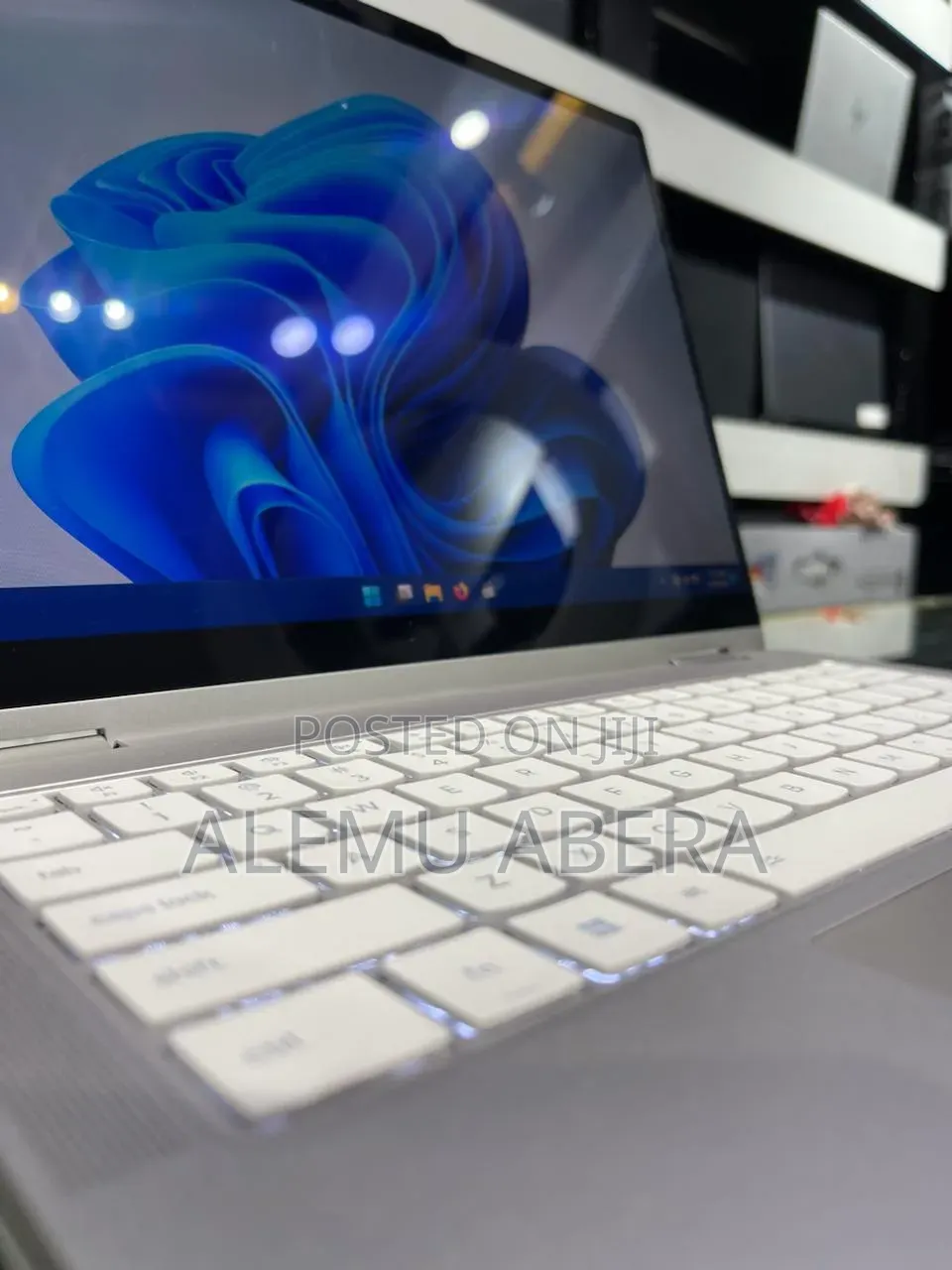 New Laptop Lenovo 16GB AMD Ryzen 5 SSD 512GB