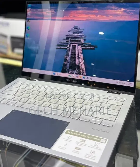 New Laptop Asus ZenBook Flip 14 UX461UA 16GB Intel Core i7 SSD 512GB