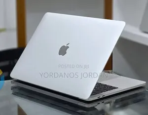 New Laptop Apple MacBook Pro 2019 16GB Intel Core i7 SSD 256GB