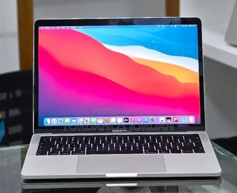 New Laptop Apple MacBook Pro 2019 16GB Intel Core i7 SSD 256GB