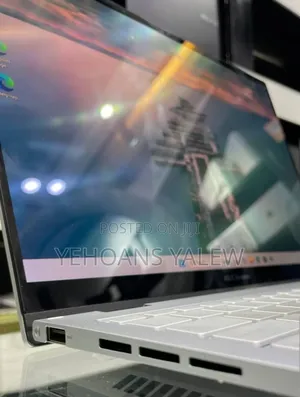 New Laptop Asus ZenBook Flip 14 UX461UN 16GB Intel Core i7 SSD 512GB